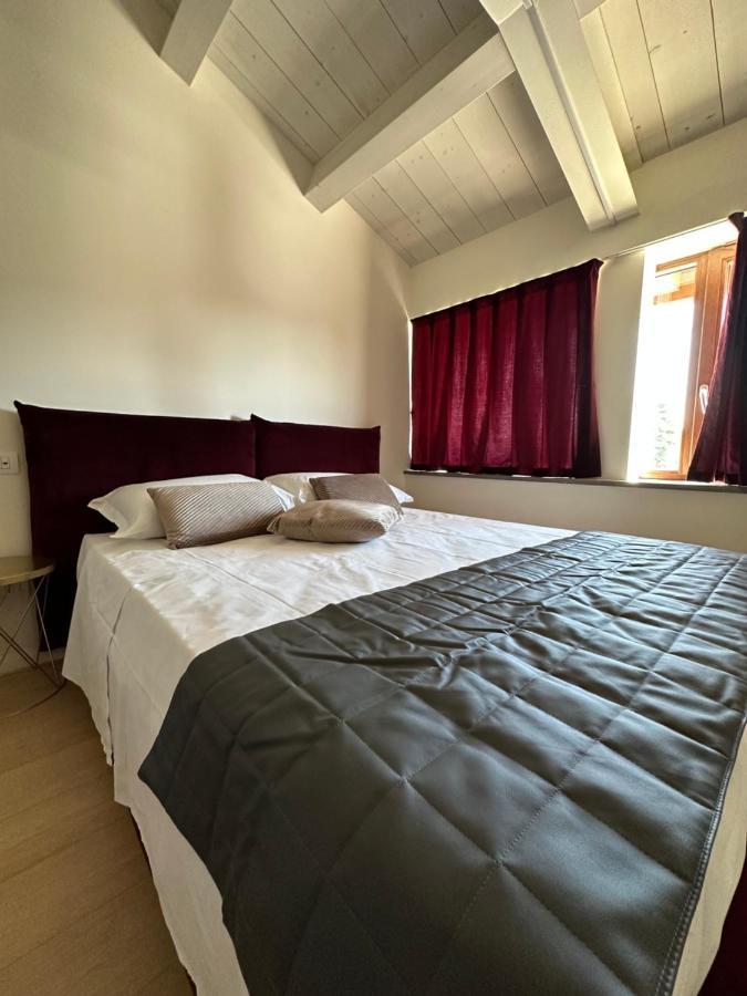 C House Rooms Lake Πεσκιέρα ντελ Γκάρντα Εξωτερικό φωτογραφία