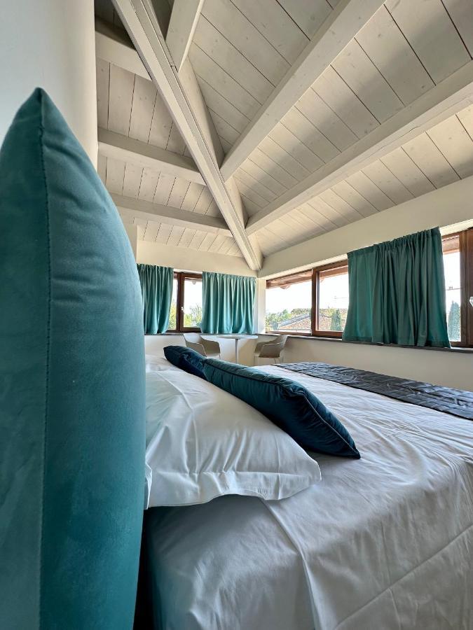 C House Rooms Lake Πεσκιέρα ντελ Γκάρντα Εξωτερικό φωτογραφία