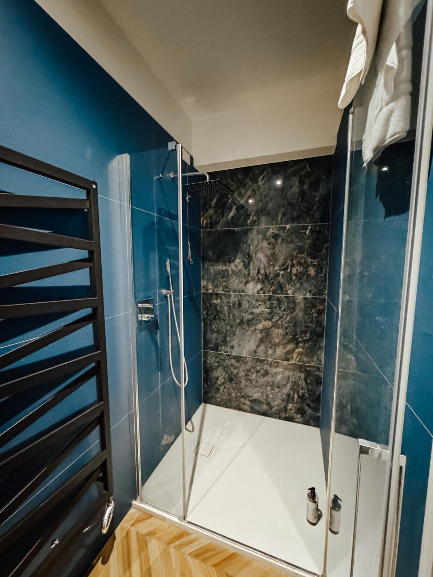 C House Rooms Lake Πεσκιέρα ντελ Γκάρντα Εξωτερικό φωτογραφία