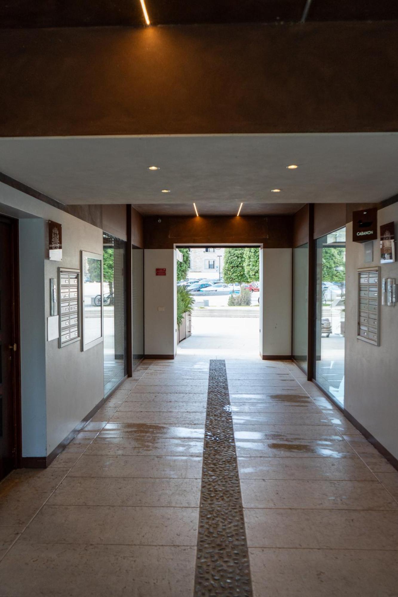 C House Rooms Lake Πεσκιέρα ντελ Γκάρντα Εξωτερικό φωτογραφία