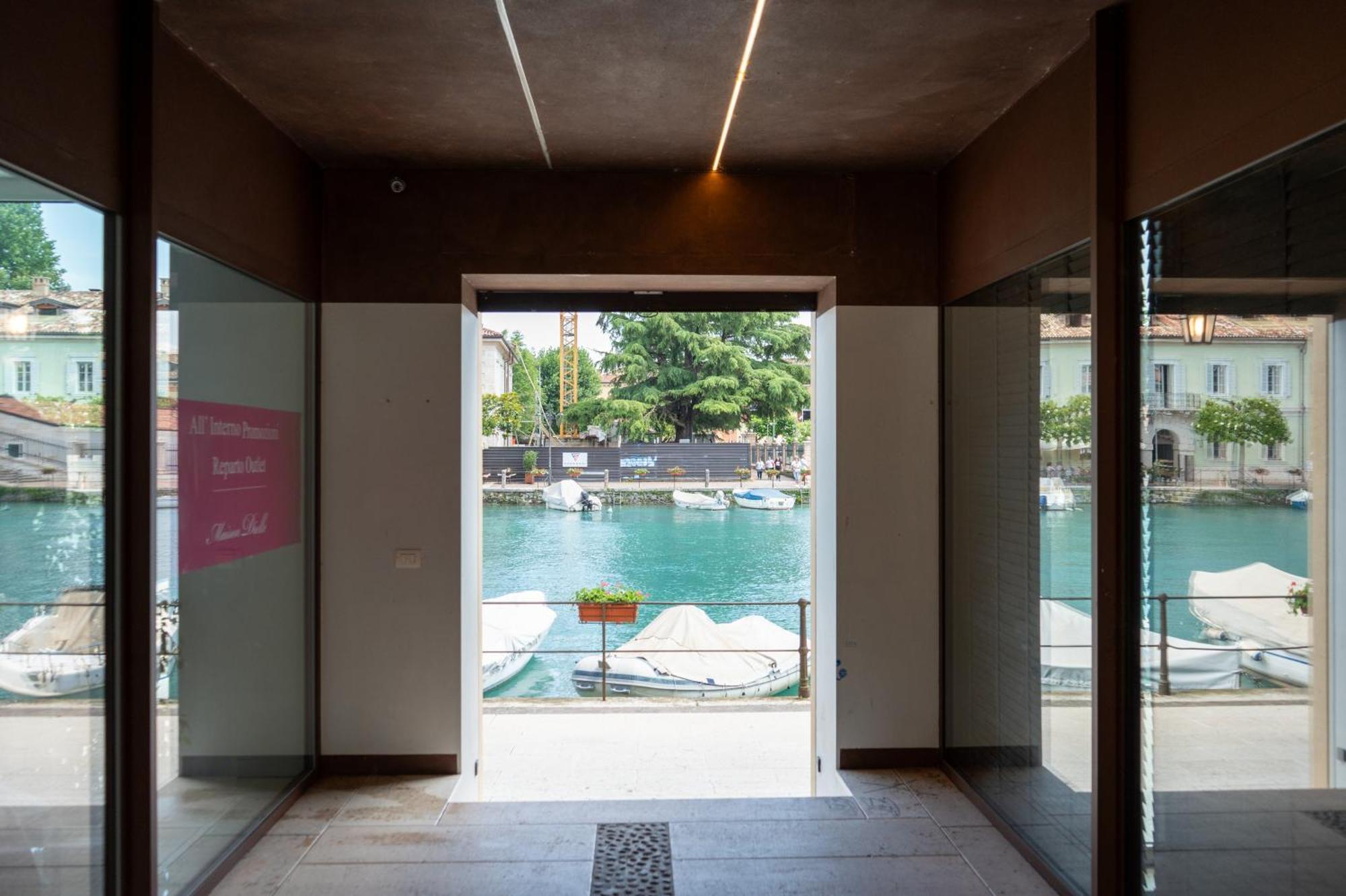 C House Rooms Lake Πεσκιέρα ντελ Γκάρντα Εξωτερικό φωτογραφία