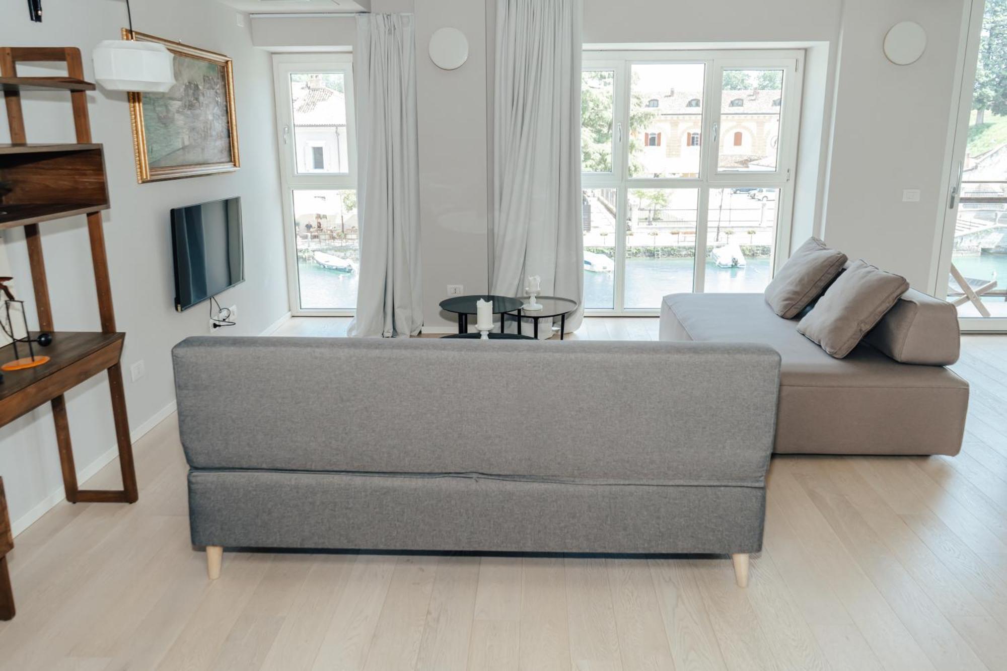 C House Rooms Lake Πεσκιέρα ντελ Γκάρντα Εξωτερικό φωτογραφία
