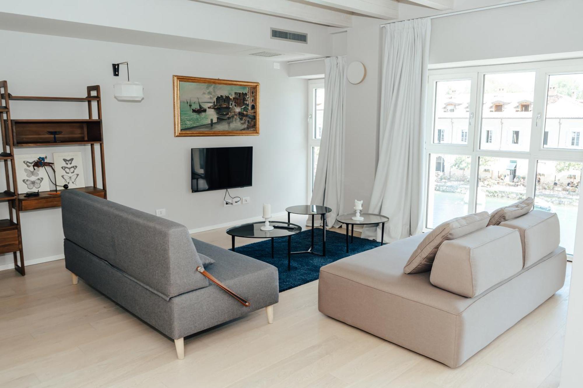 C House Rooms Lake Πεσκιέρα ντελ Γκάρντα Εξωτερικό φωτογραφία