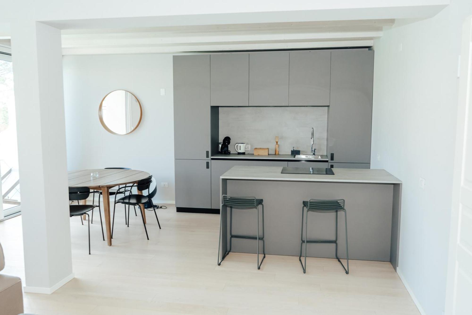 C House Rooms Lake Πεσκιέρα ντελ Γκάρντα Εξωτερικό φωτογραφία