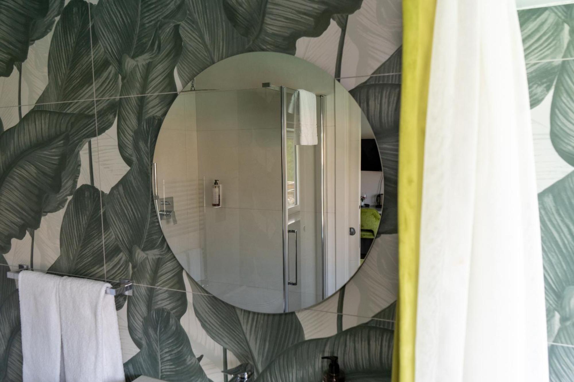 C House Rooms Lake Πεσκιέρα ντελ Γκάρντα Εξωτερικό φωτογραφία